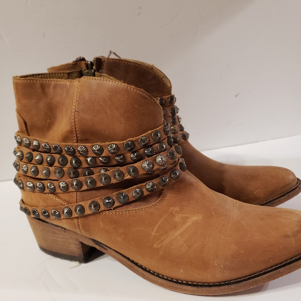 Steven x Steve Madden Mexico Leather Rivet Strapped Tan Ankle Boots Sz 11